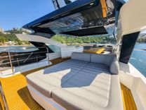 Buy a yacht Sunseeker 86 Yacht 2016