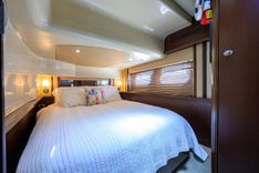 Buy a yacht YES DEAR 5052 Sedan Bridge