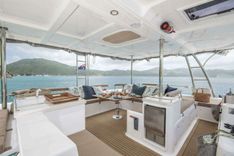 TAPAS 570 Flybridge price