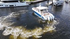 Купить 35 ft 2020 Boston Whaler 350 Realm, Yacht Kings 350 Realm