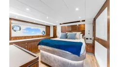DASH 60 yacht sale