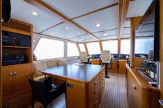 SEA BOLD Enclosed Raised Pilothouse