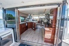 best yacht sales deals Bob 'N Around - SEA RAY