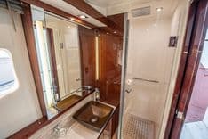 the best price on Bob 'N Around 2018