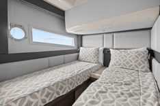 Купить яхту LITHIUM - Azimut Yachts в Shestakov Yacht Sales