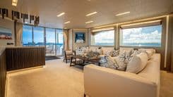 Buy a yacht Short Story - HORIZON MOTOR YACHTS