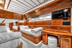 best yacht sales deals Ferretti Yachts Custom Line 94 2002