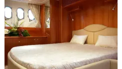 LADENSTEIN 72 yacht sale