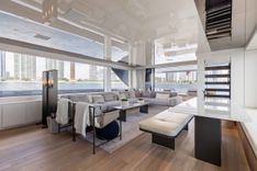 Buy a yacht CHAMELEON