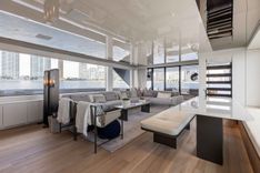 Buy a yacht CHAMELEON