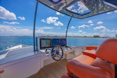 Купить яхту Chapter II - Lazzara в Shestakov Yacht Sales