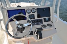 Лучшая цена на Boston Whaler 250 25
