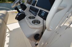Лучшая цена на Boston Whaler 250 2024