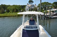 Лучшая цена на Boston Whaler 250 - Boston Whaler