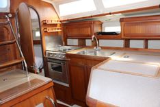 Buy a HUNTER LEGEND 37.5 37 at Shestakov Yacht Sales