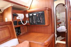 best yacht sales deals HUNTER LEGEND 37.5