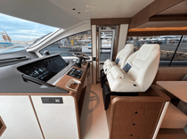 best yacht sales deals Azimut 72 Fly