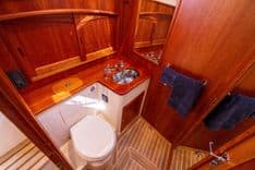 Buy a yacht BAREFOOT - Hinckley