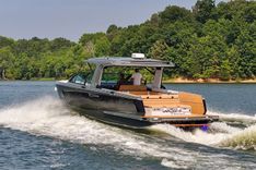 Buy a yacht UNPLUGGED