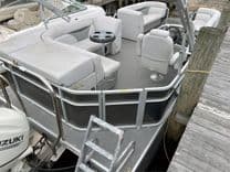 Buy a yacht 23' Sweetwater 2017 2286 DL 2017