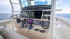 330 Boston Whaler 2017