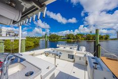 best yacht sales deals VHS53A0UE819 53 Sueños