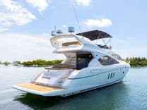 the best price on MANHATTAN 52 2011