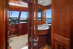Купить яхту JADE PANAMA Flush Deck в Shestakov Yacht Sales