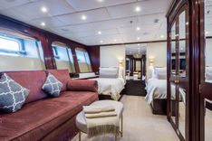 the best price on THE WELLESLEY 184