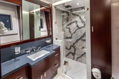 Купить яхту LION'S DEN в Shestakov Yacht Sales