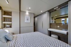 Buy a yacht ANASTASIA V - Azimut Yachts