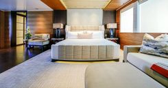 SUPERYACHT W