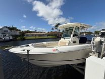 HALF MOON - Boston Whaler