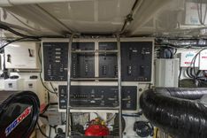 best yacht sales deals Amandavid 5200 Express