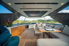 Buy a yacht Squalo SL86