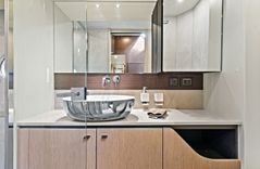 Лучшая цена на JOAN'S RONDEVOUS 2025