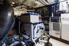 Buy a yacht Thinks Its His 2016