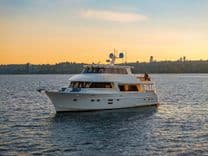 best yacht sales deals LA BELLA VITA II 720 Skylounge LRC