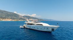 Champagne and caviar - FERRETTI CUSTOM LINE