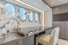 GYRFALCON - VAN DER VALK price