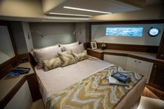 70' Johnson Skylounge 2026 70