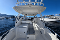 Buy a Pursuit OS 325 Offshore at Shestakov Yacht Sales