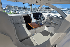 Buy a yacht Pursuit OS 325 Offshore 32
