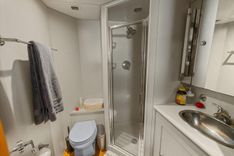 Buy a yacht DIRT POOR - Trinity