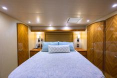 the best price on MARLIN MONROE 66