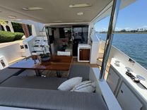 Продажа яхты XAX66046F718 - Azimut Yachts