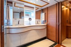 Продажа яхты B TWO 2010