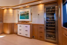 Лучшая цена на B TWO 2010