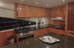 Купить яхту Sunseeker 82 Yacht 2004 в Shestakov Yacht Sales