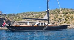 best yacht sales deals AKALAM - PENDENNIS